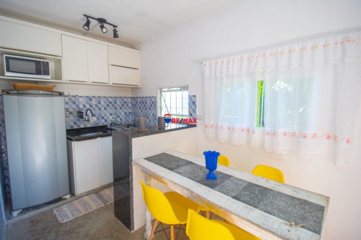 Propriedade com terreno 3.570m² com vista para o mar a 300m 