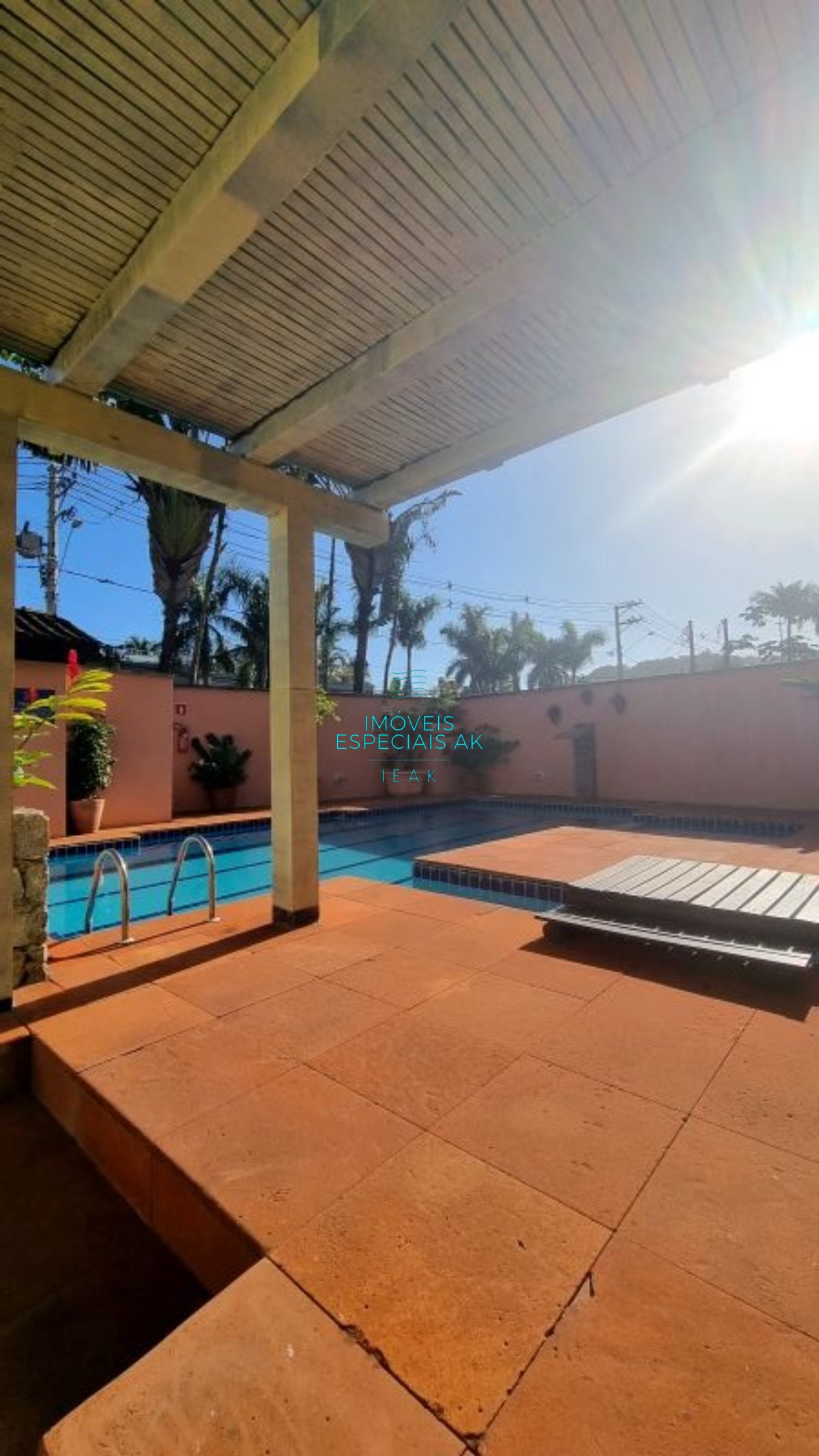 Casa em condomínio a apenas 100 metros da praia em Juquehy