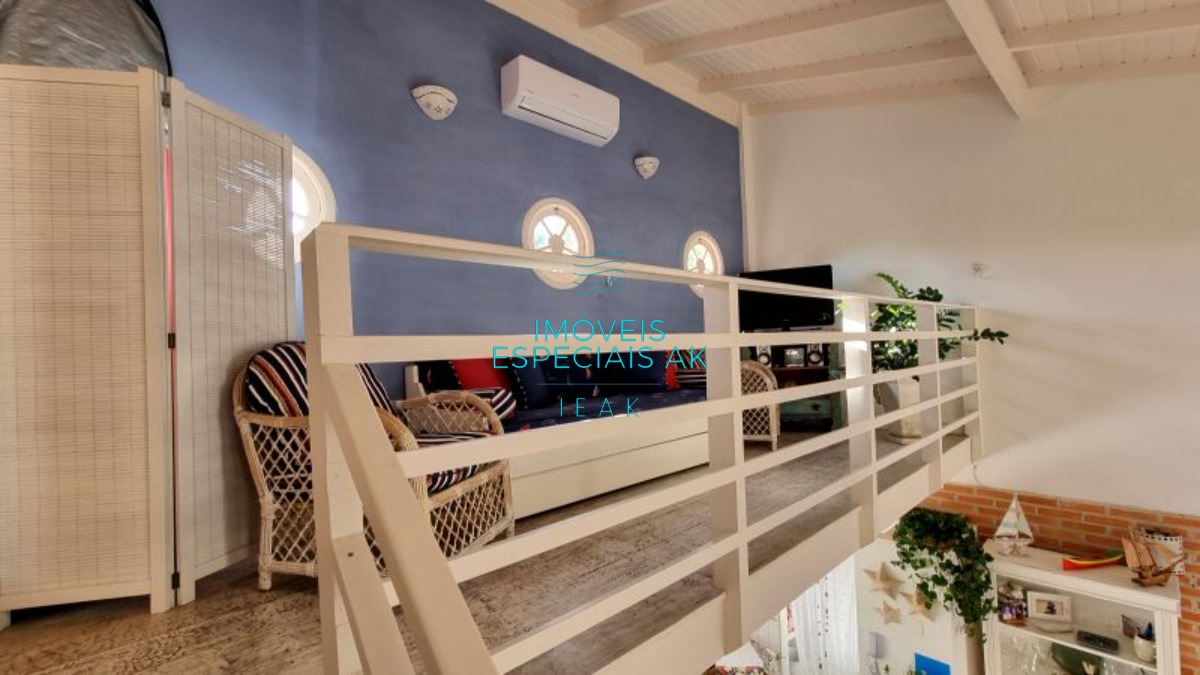 Casa em condomínio a apenas 100 metros da praia em Juquehy