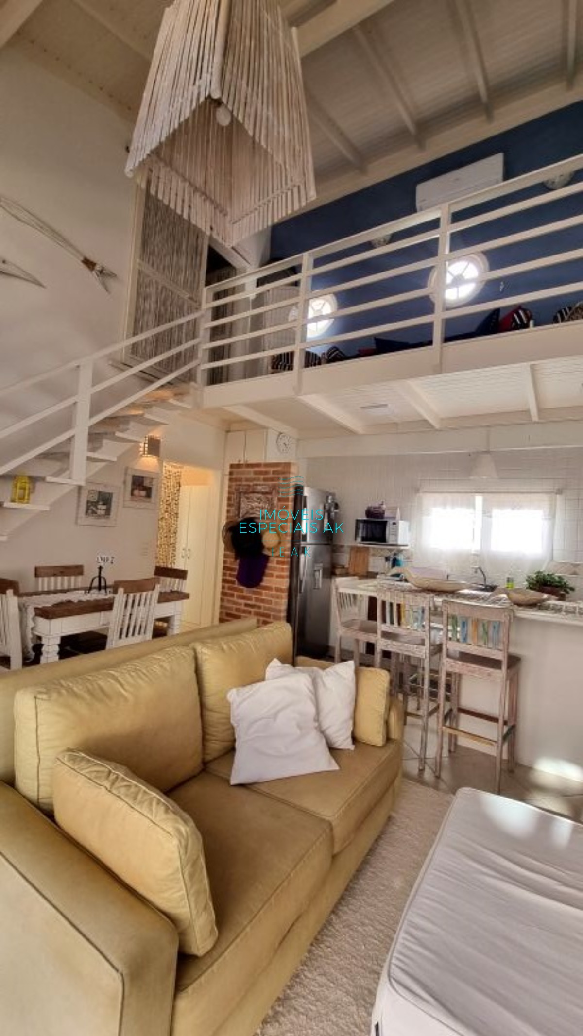Casa em condomínio a apenas 100 metros da praia em Juquehy