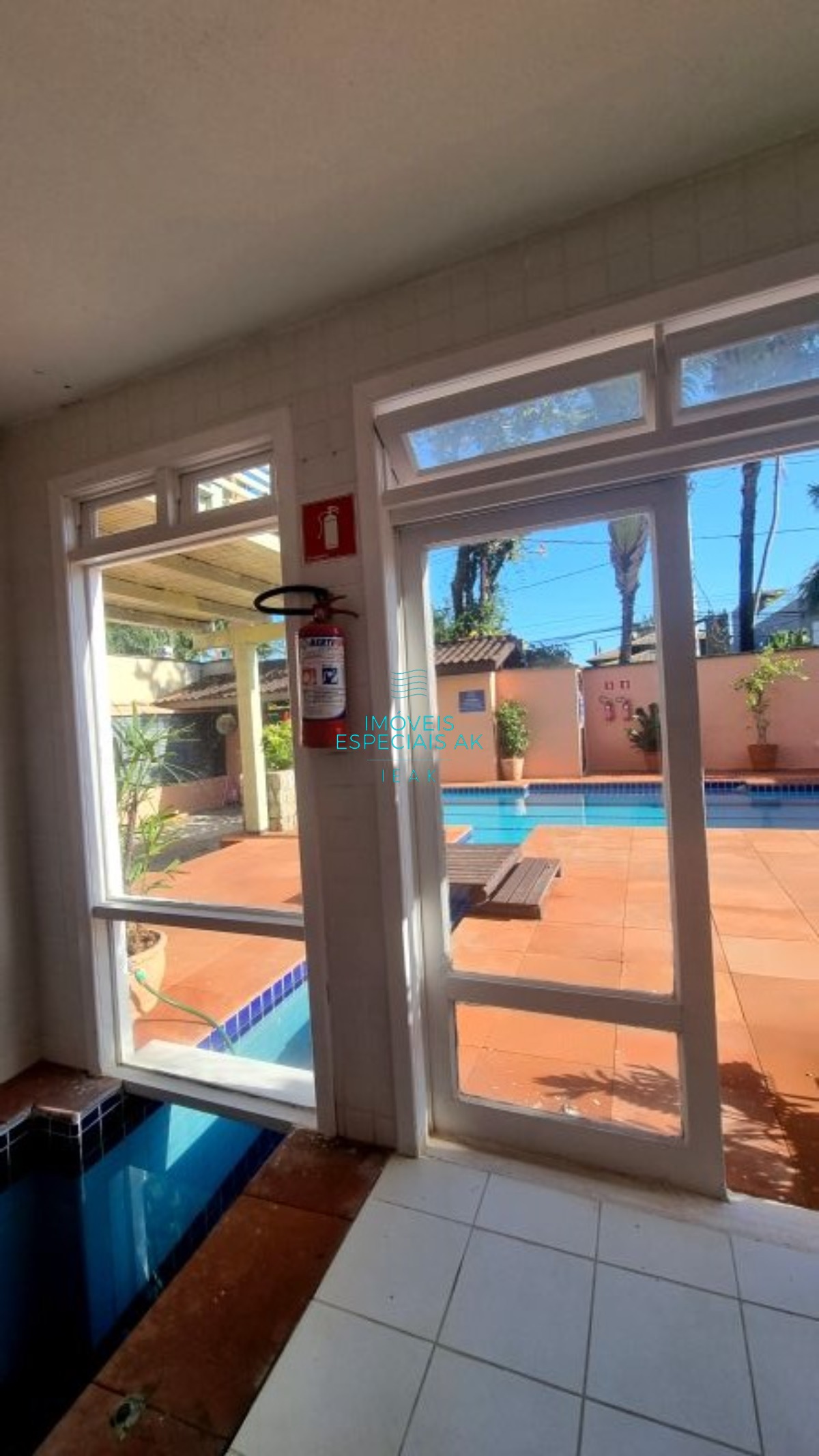 Casa em condomínio a apenas 100 metros da praia em Juquehy